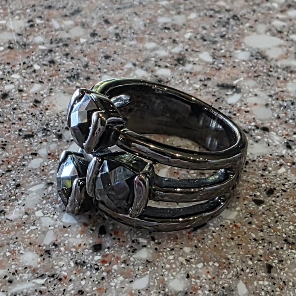 Gun Metal Band With Black Stone Ring Size 7.5 - Picture 2 of 3